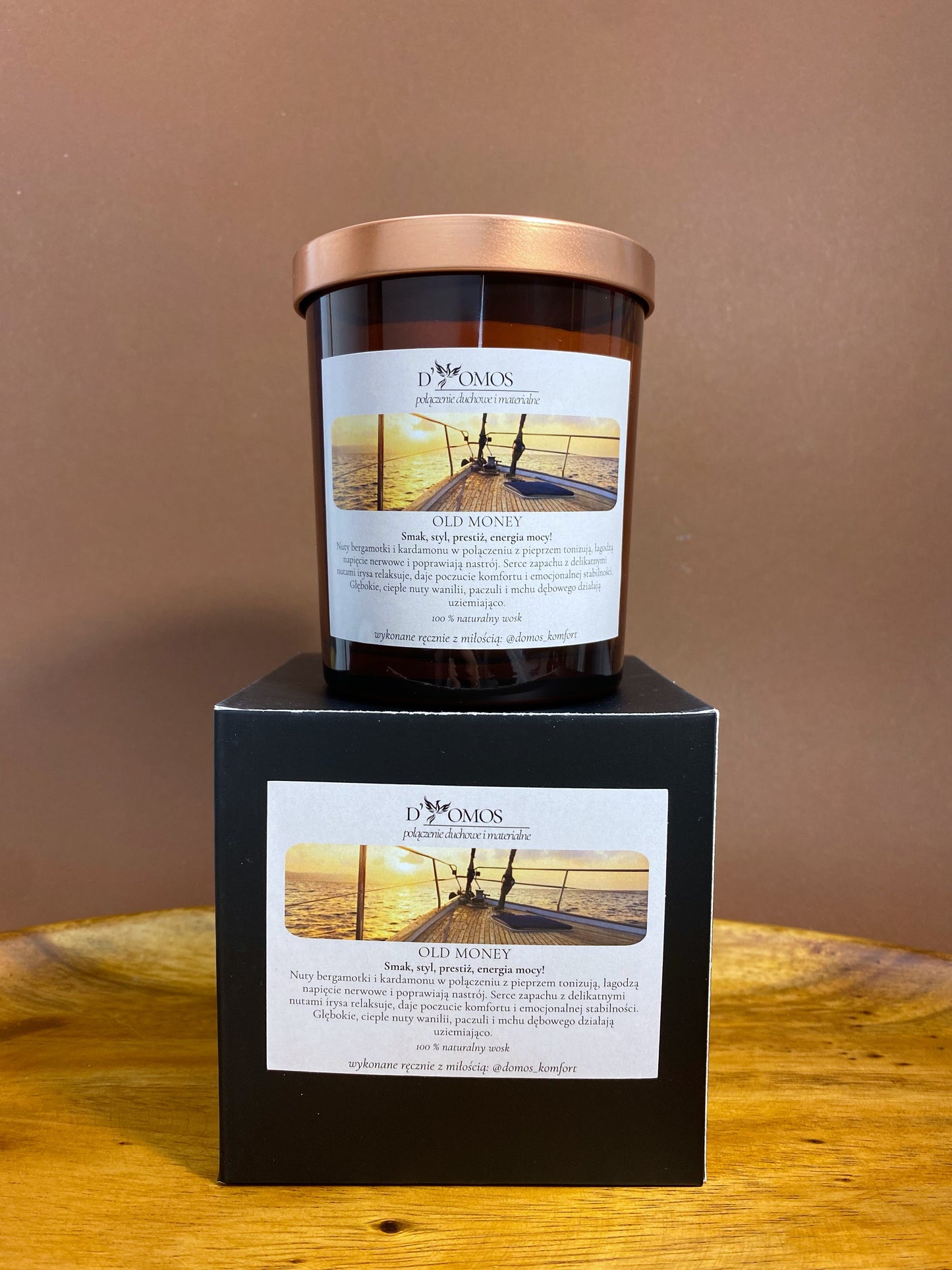 Świeca zapachowa  naturalna "Old money" 280 ml